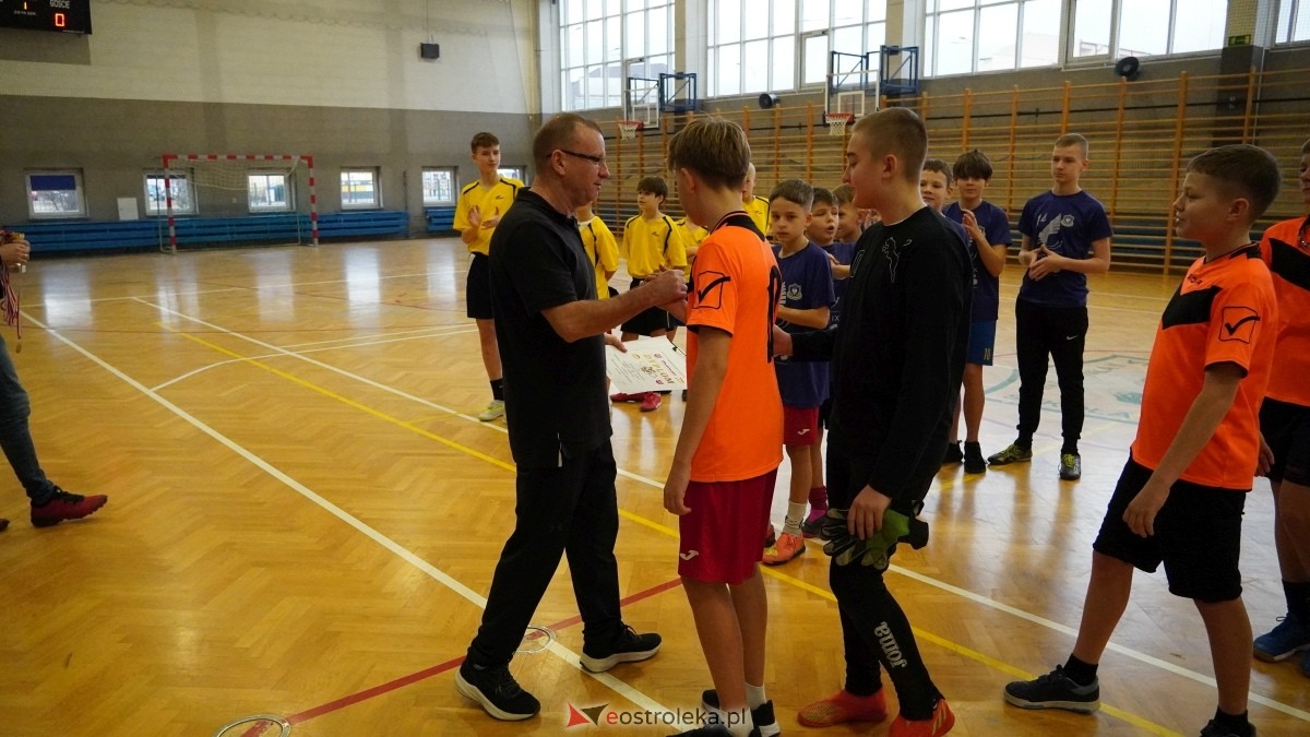 Mistrzostwa Ostrołęki w halowej piłce nożnej [15.12.2024] - zdjęcie #49 - eOstroleka.pl