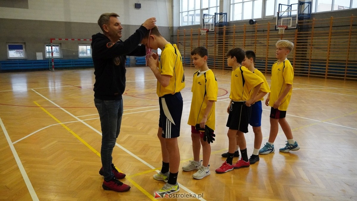 Mistrzostwa Ostrołęki w halowej piłce nożnej [15.12.2024] - zdjęcie #43 - eOstroleka.pl