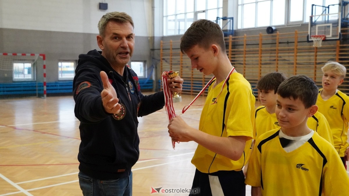 Mistrzostwa Ostrołęki w halowej piłce nożnej [15.12.2024] - zdjęcie #42 - eOstroleka.pl