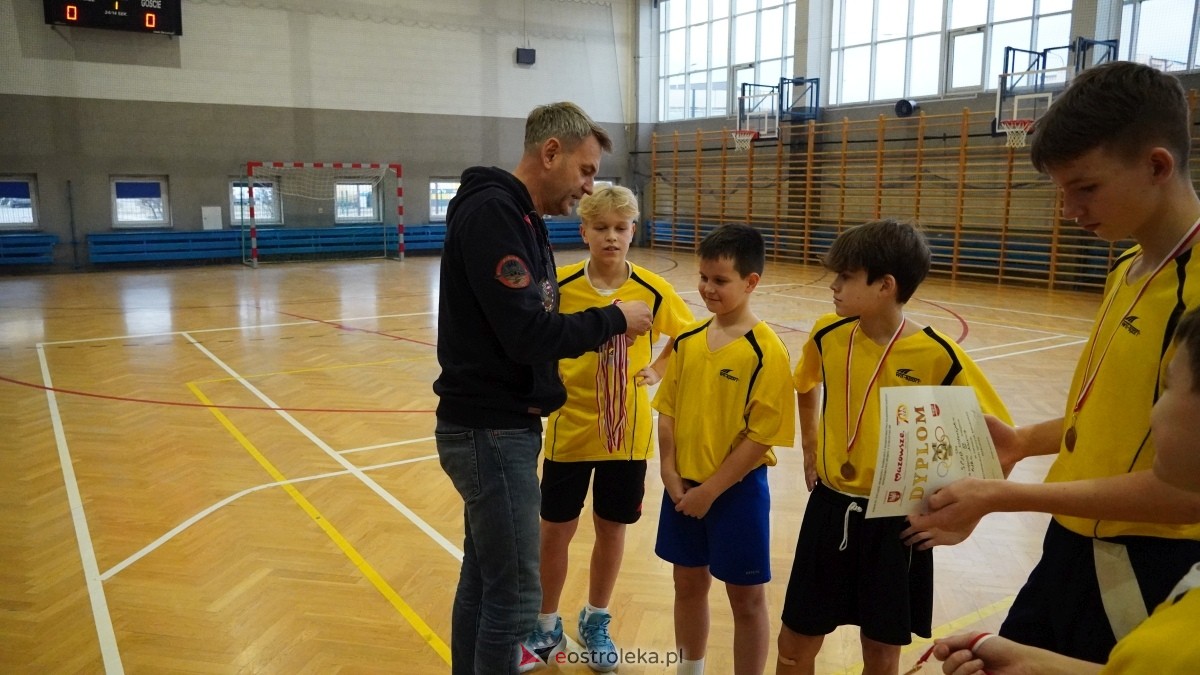 Mistrzostwa Ostrołęki w halowej piłce nożnej [15.12.2024] - zdjęcie #37 - eOstroleka.pl
