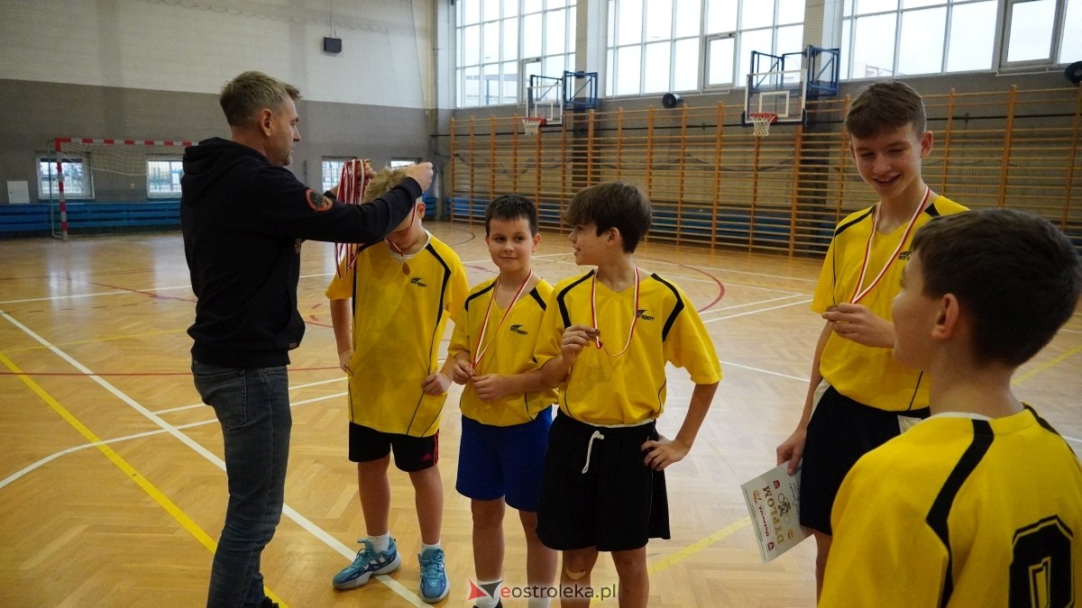 Mistrzostwa Ostrołęki w halowej piłce nożnej [15.12.2024] - zdjęcie #35 - eOstroleka.pl