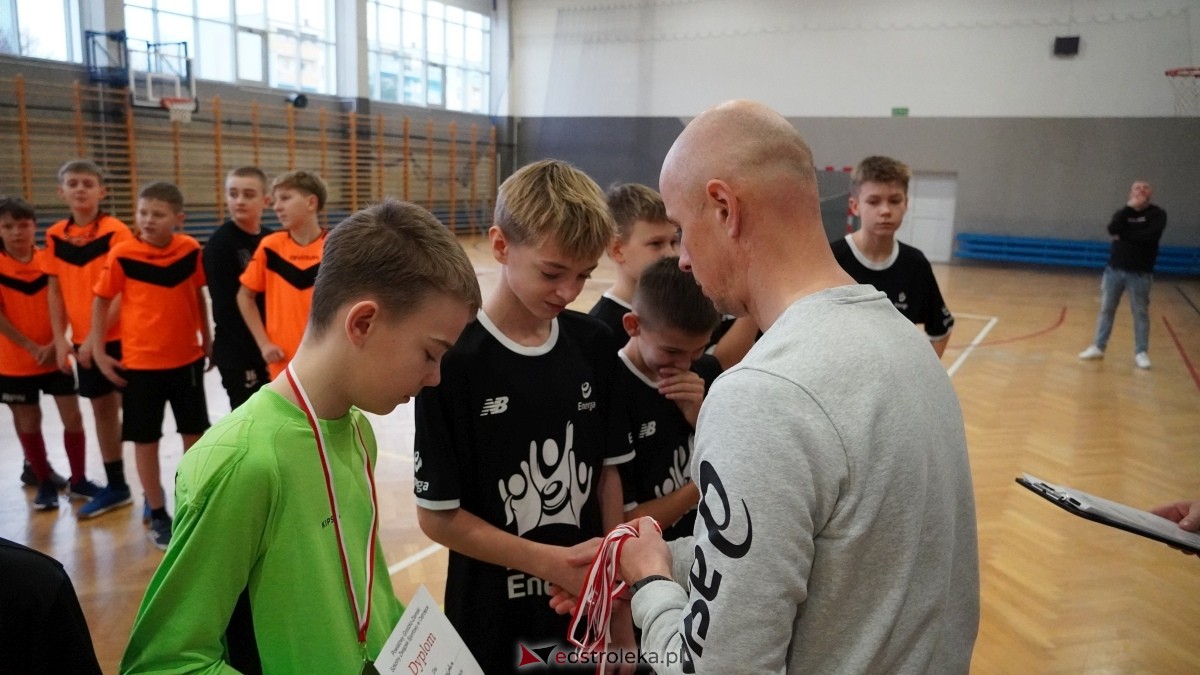 Mistrzostwa Ostrołęki w halowej piłce nożnej [15.12.2024] - zdjęcie #30 - eOstroleka.pl