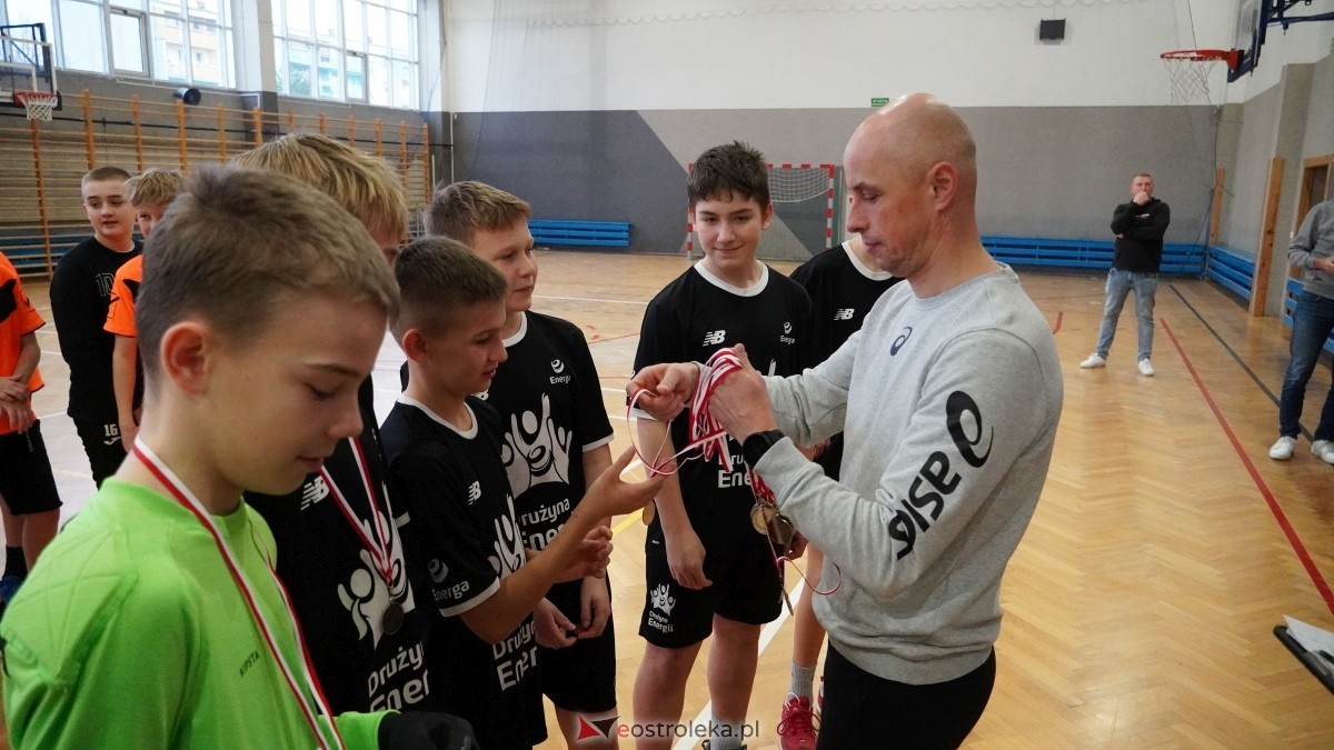 Mistrzostwa Ostrołęki w halowej piłce nożnej [15.12.2024] - zdjęcie #27 - eOstroleka.pl