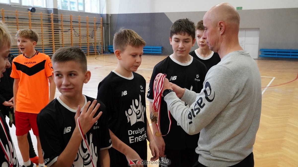 Mistrzostwa Ostrołęki w halowej piłce nożnej [15.12.2024] - zdjęcie #24 - eOstroleka.pl