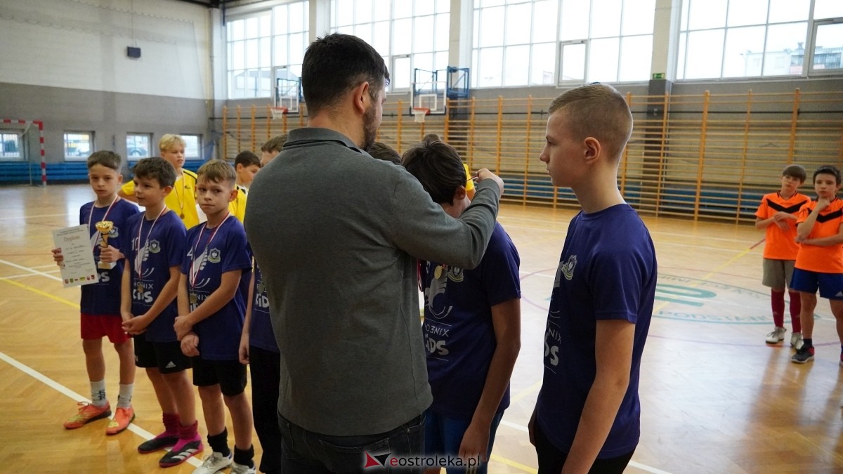 Mistrzostwa Ostrołęki w halowej piłce nożnej [15.12.2024] - zdjęcie #6 - eOstroleka.pl