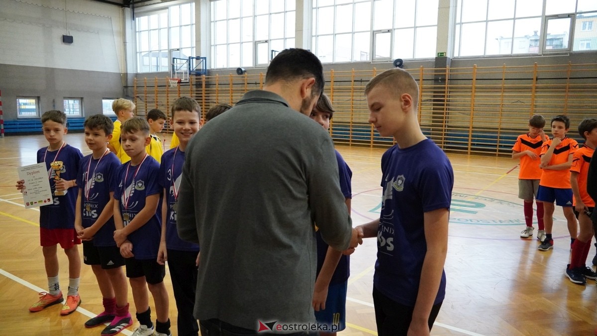 Mistrzostwa Ostrołęki w halowej piłce nożnej [15.12.2024] - zdjęcie #5 - eOstroleka.pl