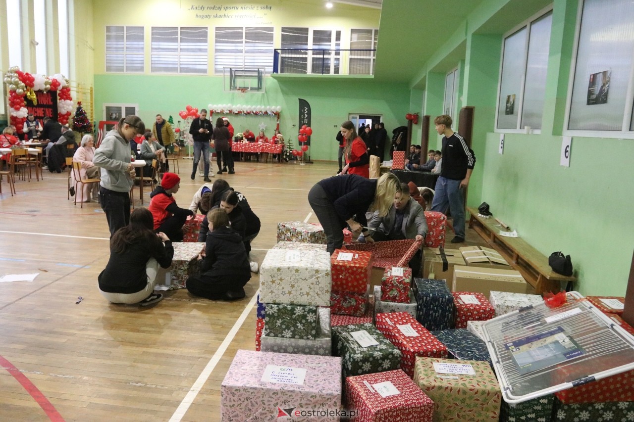 Szlachetna Paczka 2024 w Ostrołęce [15.12.2024] - zdjęcie #82 - eOstroleka.pl