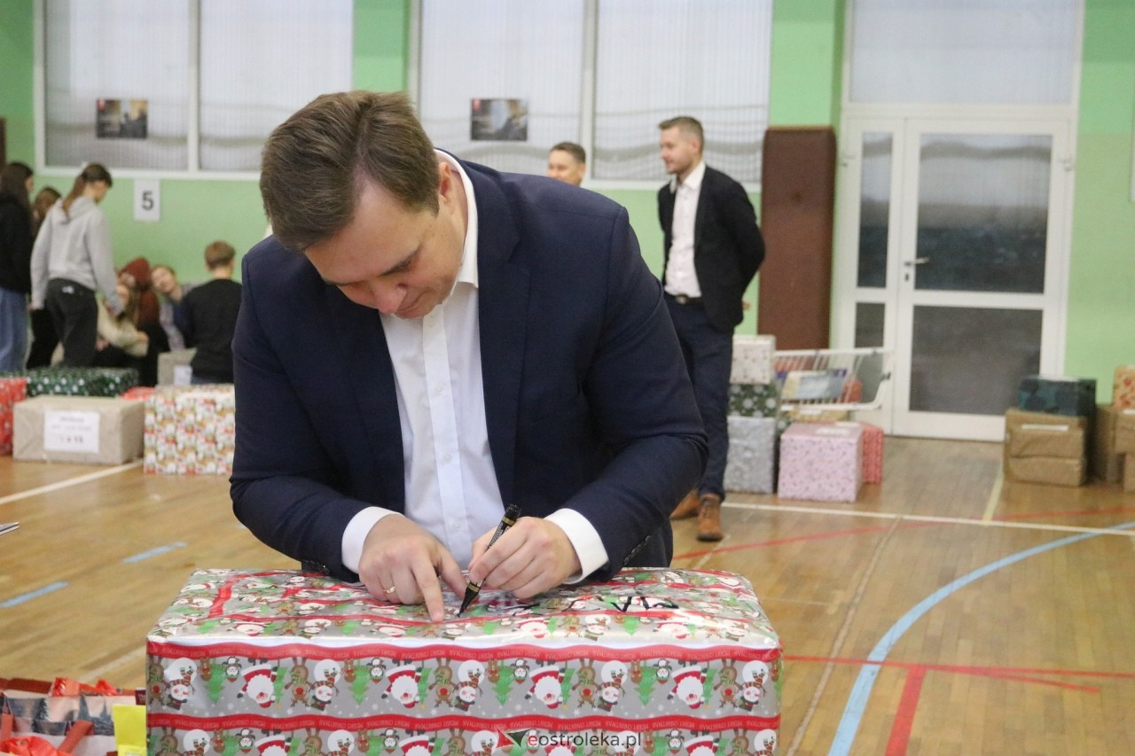 Szlachetna Paczka 2024 w Ostrołęce [15.12.2024] - zdjęcie #69 - eOstroleka.pl