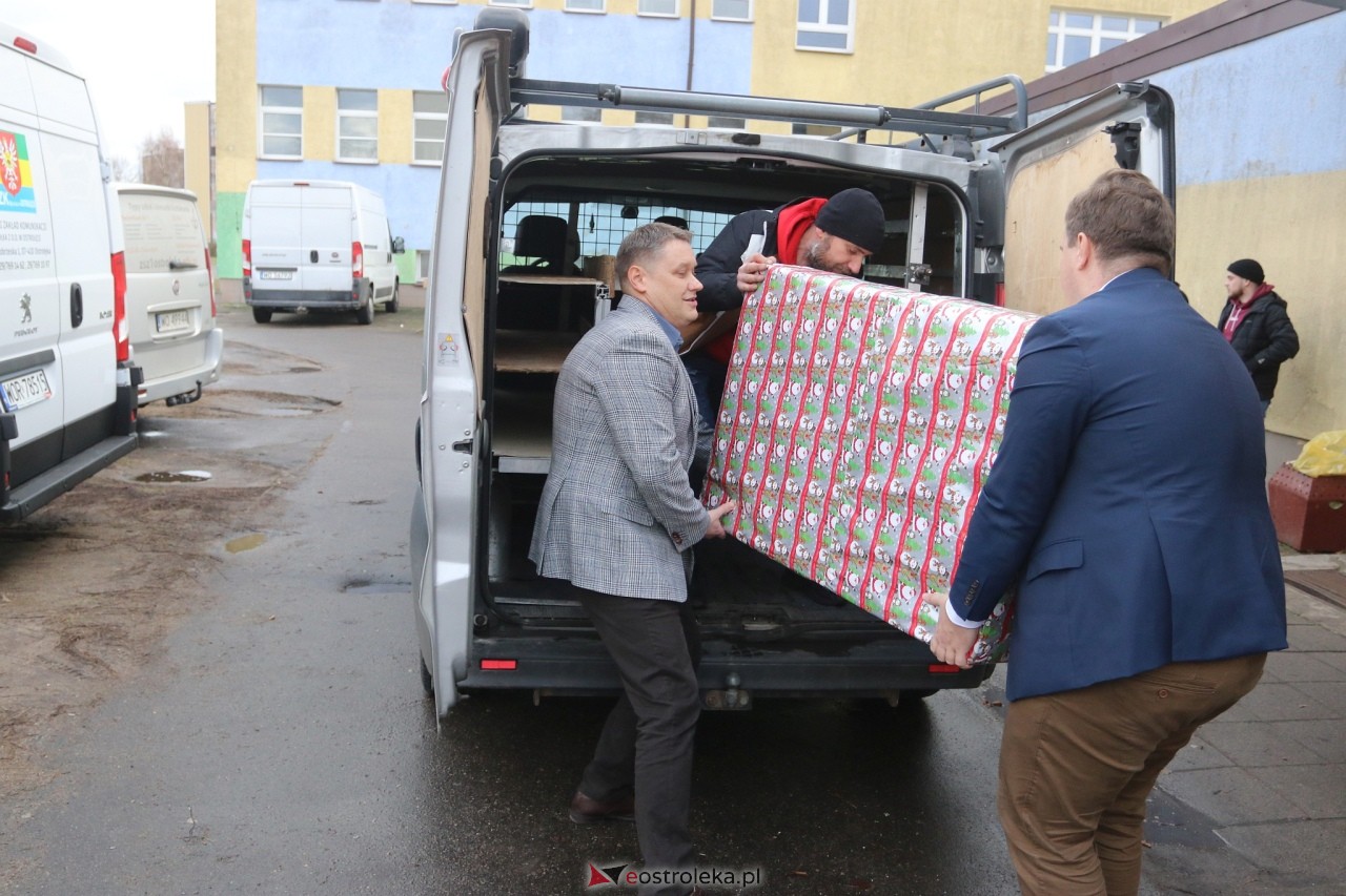 Szlachetna Paczka 2024 w Ostrołęce [15.12.2024] - zdjęcie #29 - eOstroleka.pl