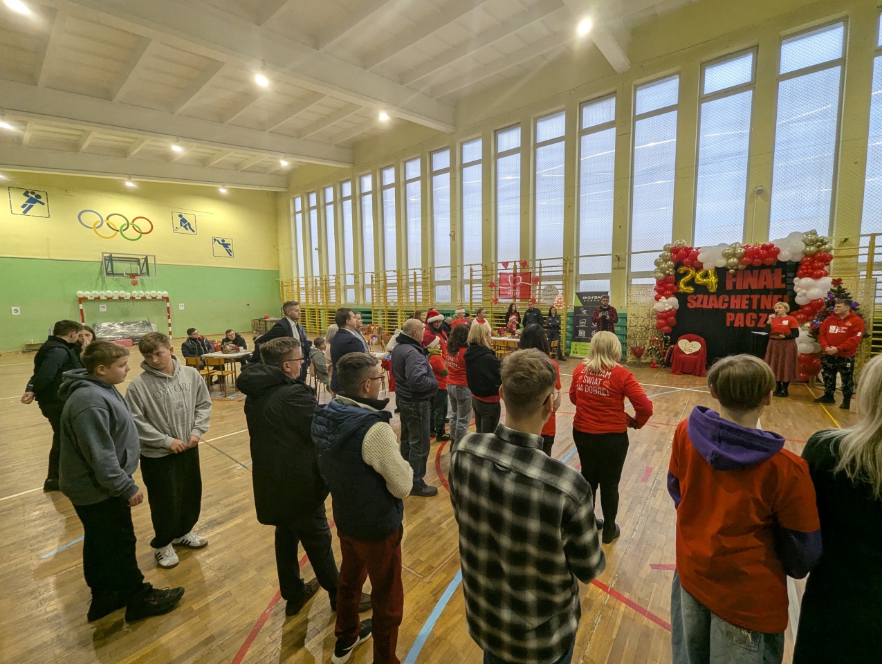 Szlachetna Paczka 2024 w Ostrołęce [15.12.2024] - zdjęcie #2 - eOstroleka.pl