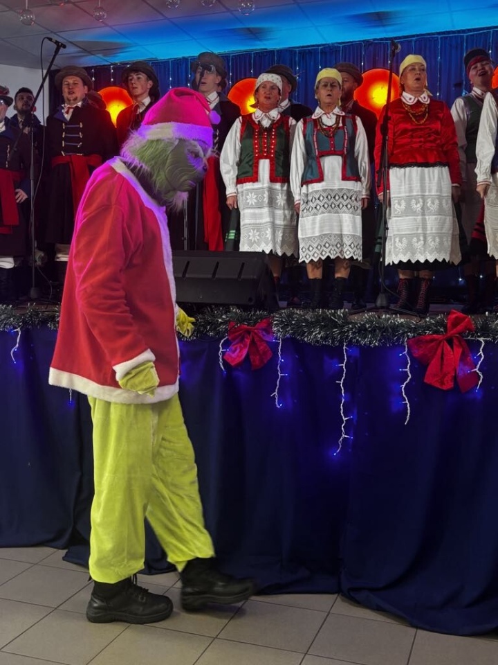 VI Jarmark Bożonarodzeniowy w Czarni [15.12.2024] - zdjęcie #11 - eOstroleka.pl