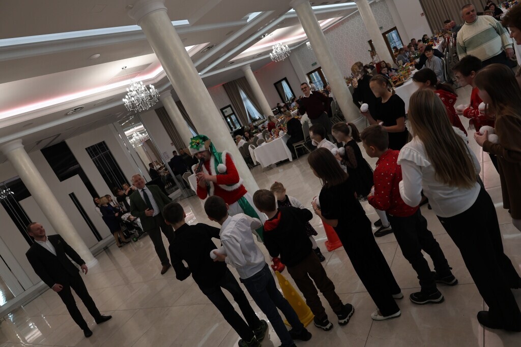 „I Ty możesz spotkać Mikołaja” – świąteczne spotkanie w Ostrołęce [13.12.2024] - zdjęcie #5 - eOstroleka.pl