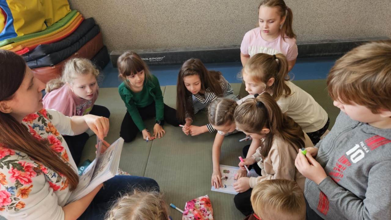 Spotkanie z Joanną Ziółkowską w SP 10 [16.12.2024] - zdjęcie #6 - eOstroleka.pl