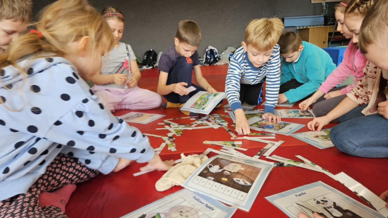 Spotkanie z Joanną Ziółkowską w SP 10 [16.12.2024] - zdjęcie #20 - eOstroleka.pl