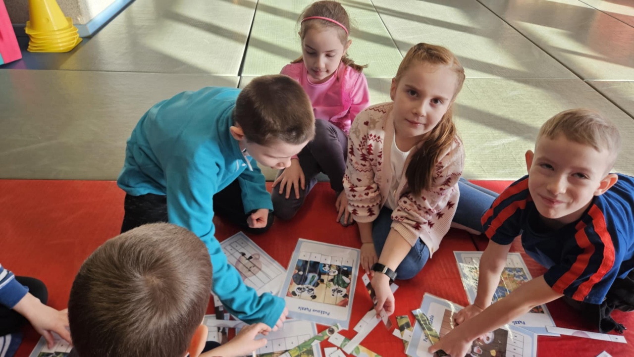 Spotkanie z Joanną Ziółkowską w SP 10 [16.12.2024] - zdjęcie #14 - eOstroleka.pl