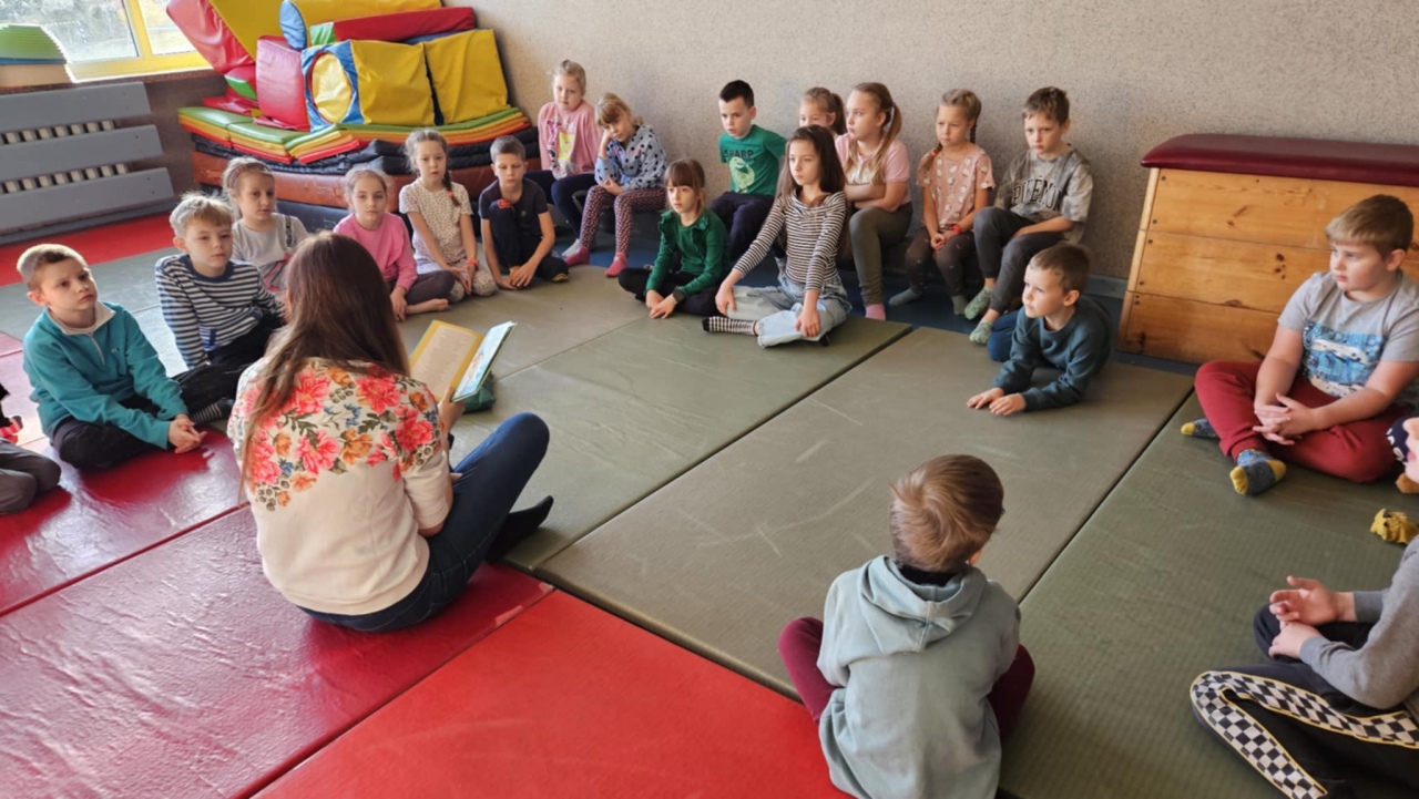 Spotkanie z Joanną Ziółkowską w SP 10 [16.12.2024] - zdjęcie #4 - eOstroleka.pl