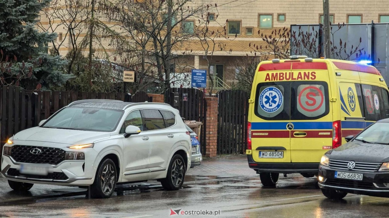 Wypadek na Inwalidów Wojennych w Ostrołęce [17.12.2024] - zdjęcie #13 - eOstroleka.pl