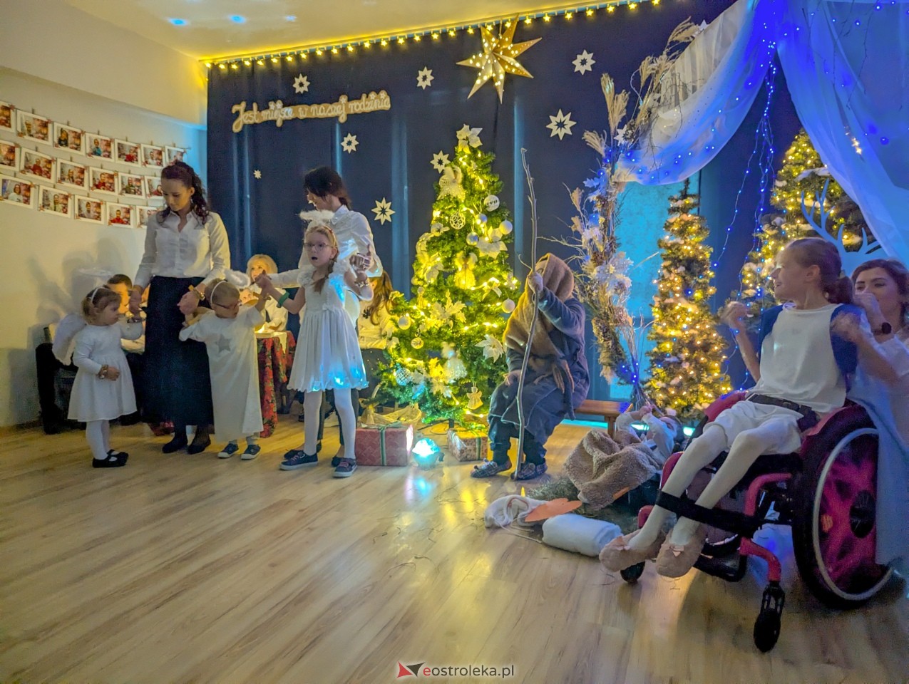 Jasełka w Naszej Szkole w Ostrołęce [17.12.2024] - zdjęcie #15 - eOstroleka.pl