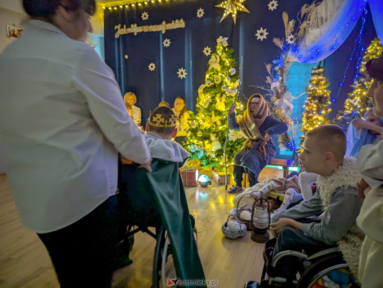 Jasełka w Naszej Szkole w Ostrołęce [17.12.2024] - zdjęcie #14 - eOstroleka.pl