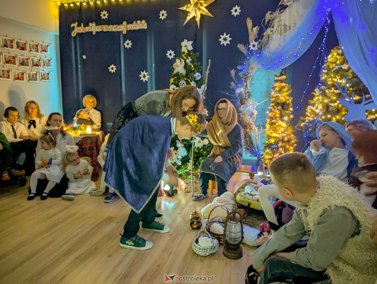 Jasełka w Naszej Szkole w Ostrołęce [17.12.2024] - zdjęcie #13 - eOstroleka.pl