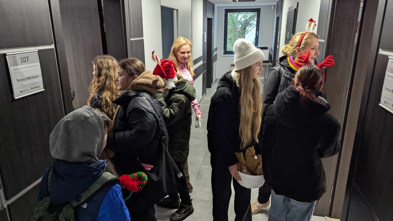 Akcja Piernik za uśmiech w Ostrołęce [18.12.2024] - zdjęcie #4 - eOstroleka.pl