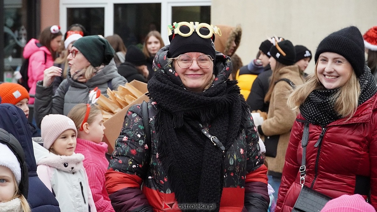 Akcja Piernik za uśmiech w Ostrołęce [18.12.2024] - zdjęcie #75 - eOstroleka.pl