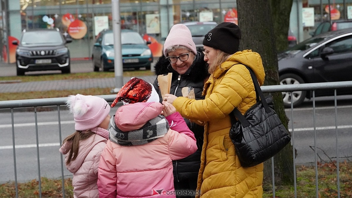 Akcja Piernik za uśmiech w Ostrołęce [18.12.2024] - zdjęcie #21 - eOstroleka.pl