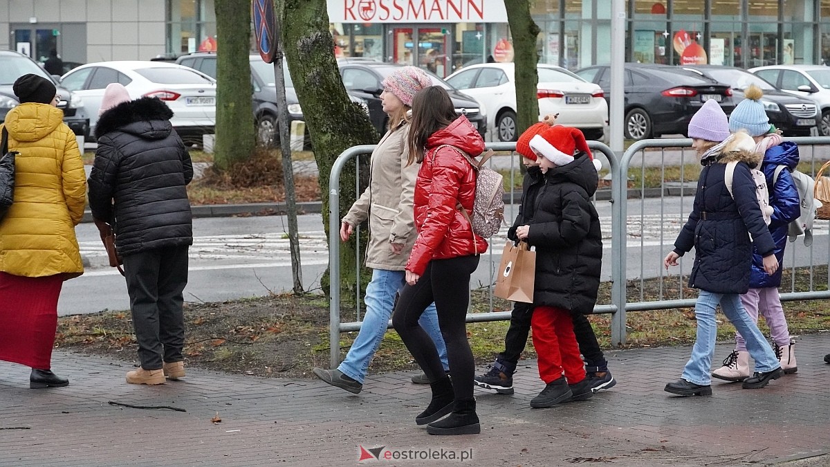 Akcja Piernik za uśmiech w Ostrołęce [18.12.2024] - zdjęcie #16 - eOstroleka.pl