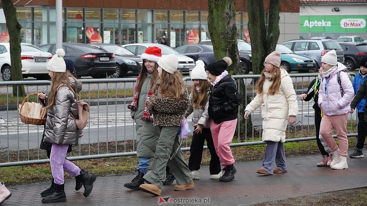 Akcja Piernik za uśmiech w Ostrołęce [18.12.2024] - zdjęcie #14 - eOstroleka.pl