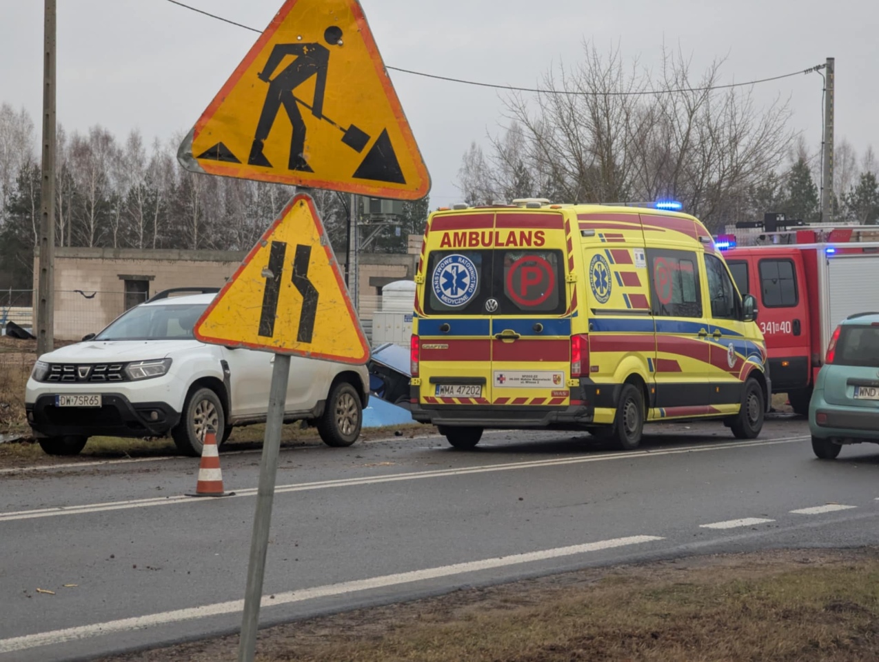 Dachowanie auta osobowego w Kordowie [18.12.2024] - zdjęcie #6 - eOstroleka.pl