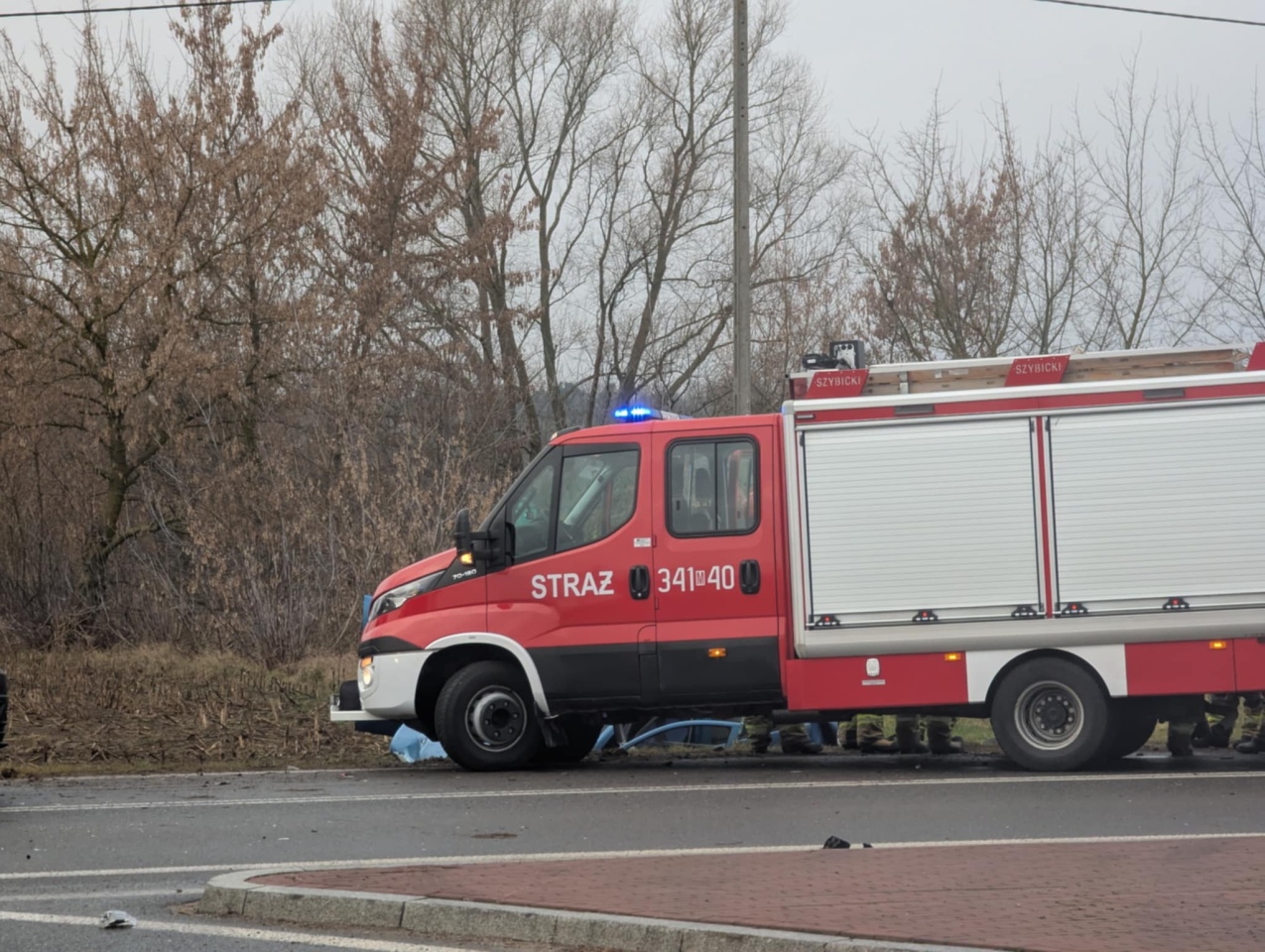 Dachowanie auta osobowego w Kordowie [18.12.2024] - zdjęcie #3 - eOstroleka.pl