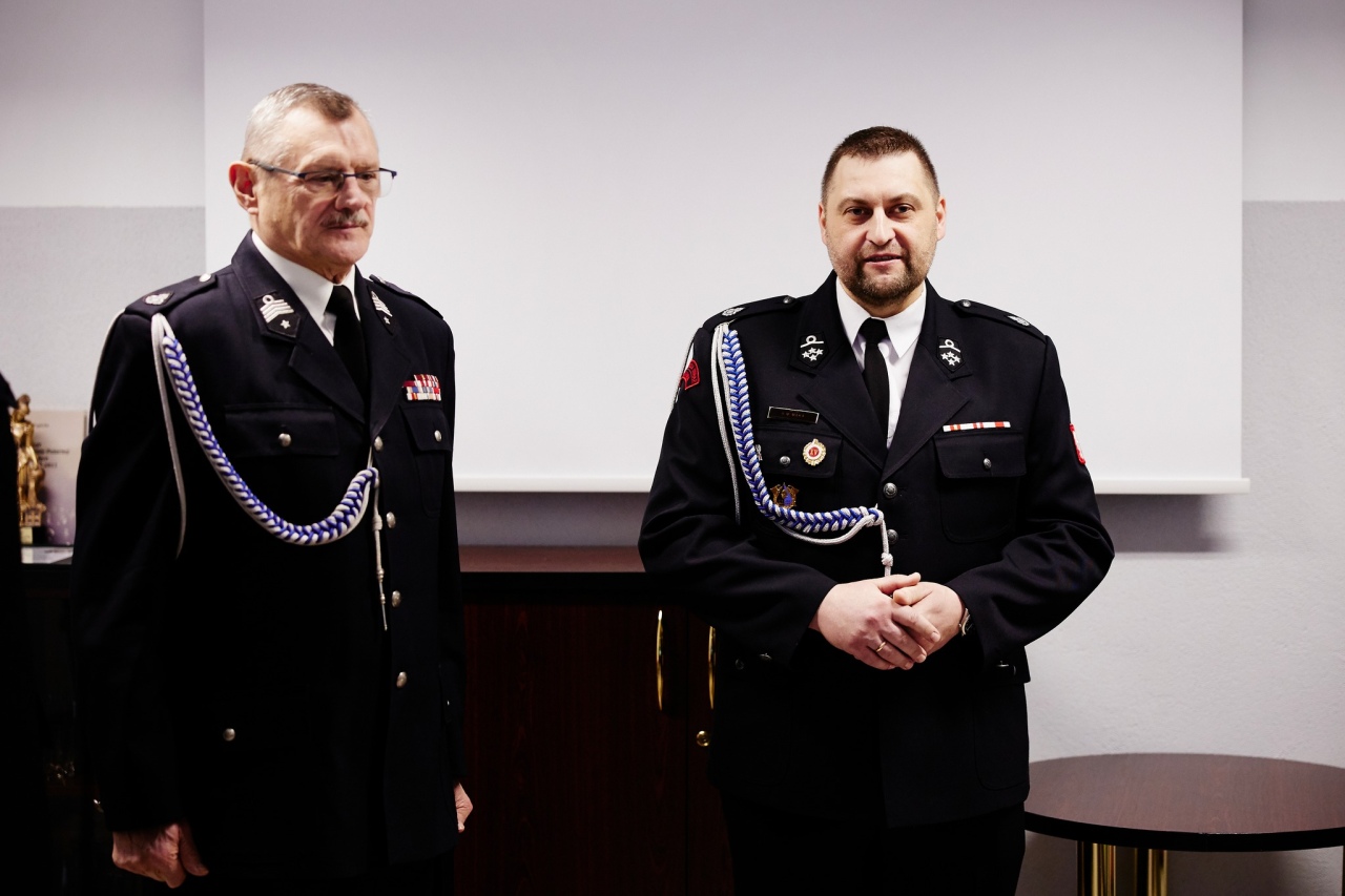 Oficjalne przekazanie nowego sprzętu dla OSP Ostrołęka [19.12.2024] - zdjęcie #16 - eOstroleka.pl