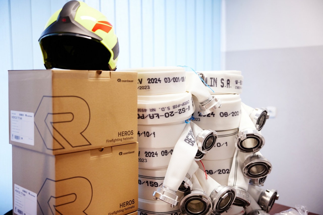 Oficjalne przekazanie nowego sprzętu dla OSP Ostrołęka [19.12.2024] - zdjęcie #1 - eOstroleka.pl