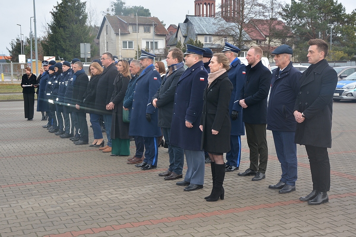 Uroczyste przekazanie nowych radiowozów dla ostrołęckiej policji [19.12.2024] - zdjęcie #10 - eOstroleka.pl