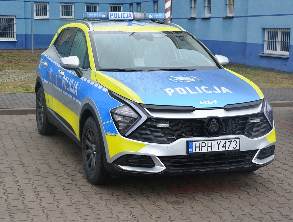 Uroczyste przekazanie nowych radiowozów dla ostrołęckiej policji [19.12.2024] - zdjęcie #2 - eOstroleka.pl
