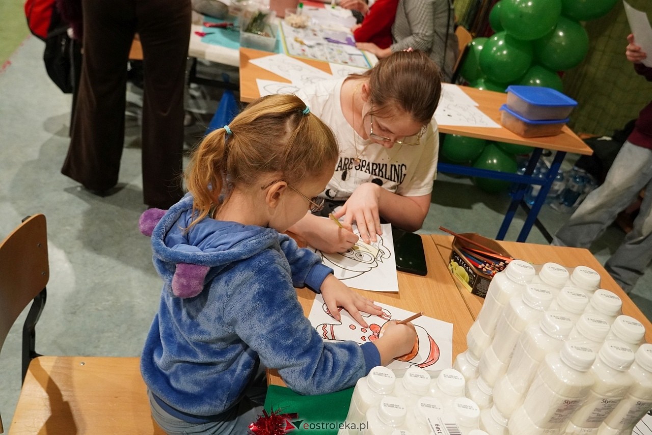 Szkolny Kiermasz Świąteczny w Rzekuniu [19.12.2024] - zdjęcie #65 - eOstroleka.pl