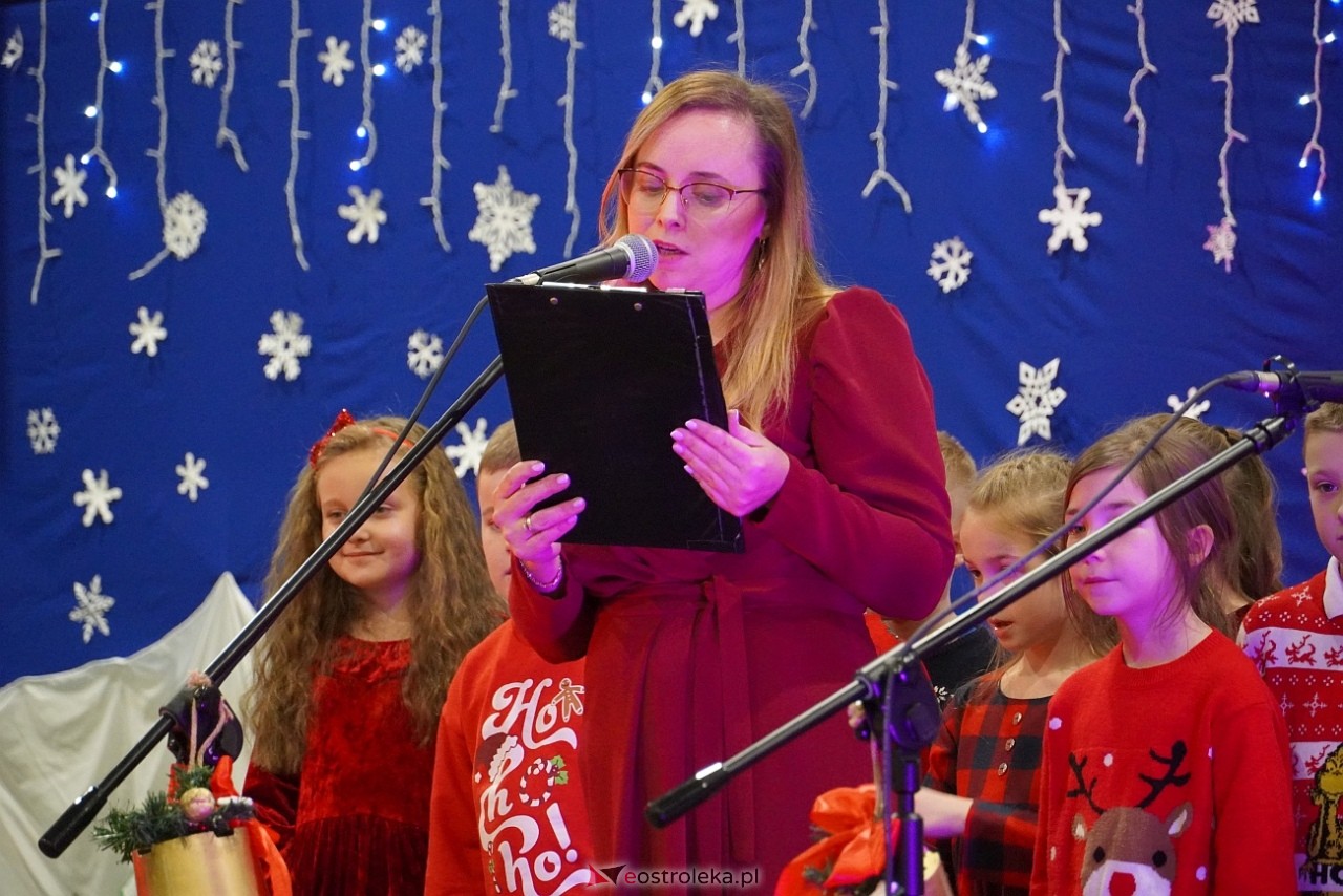 Szkolny Kiermasz Świąteczny w Rzekuniu [19.12.2024] - zdjęcie #61 - eOstroleka.pl