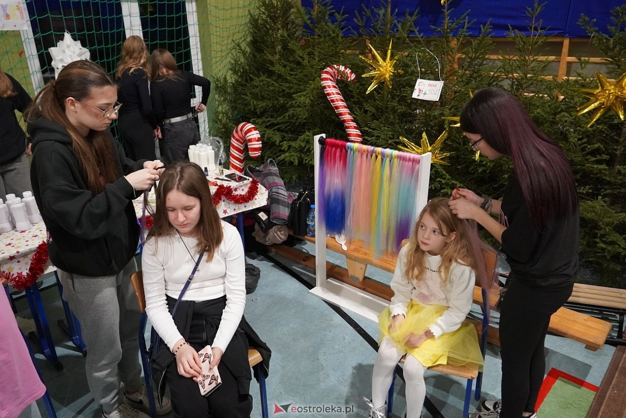 Szkolny Kiermasz Świąteczny w Rzekuniu [19.12.2024] - zdjęcie #32 - eOstroleka.pl