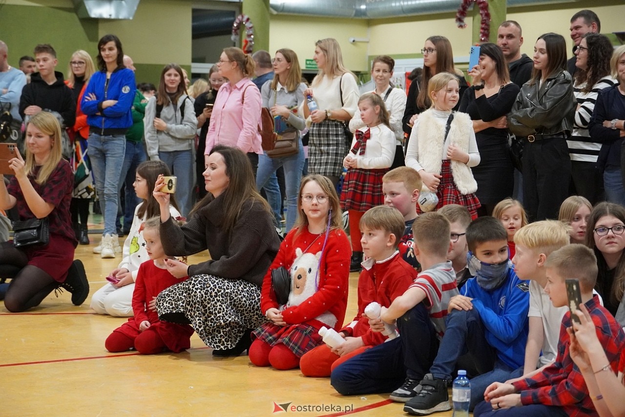 Szkolny Kiermasz Świąteczny w Rzekuniu [19.12.2024] - zdjęcie #28 - eOstroleka.pl