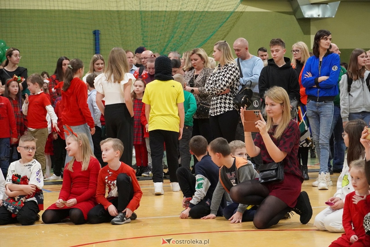 Szkolny Kiermasz Świąteczny w Rzekuniu [19.12.2024] - zdjęcie #27 - eOstroleka.pl
