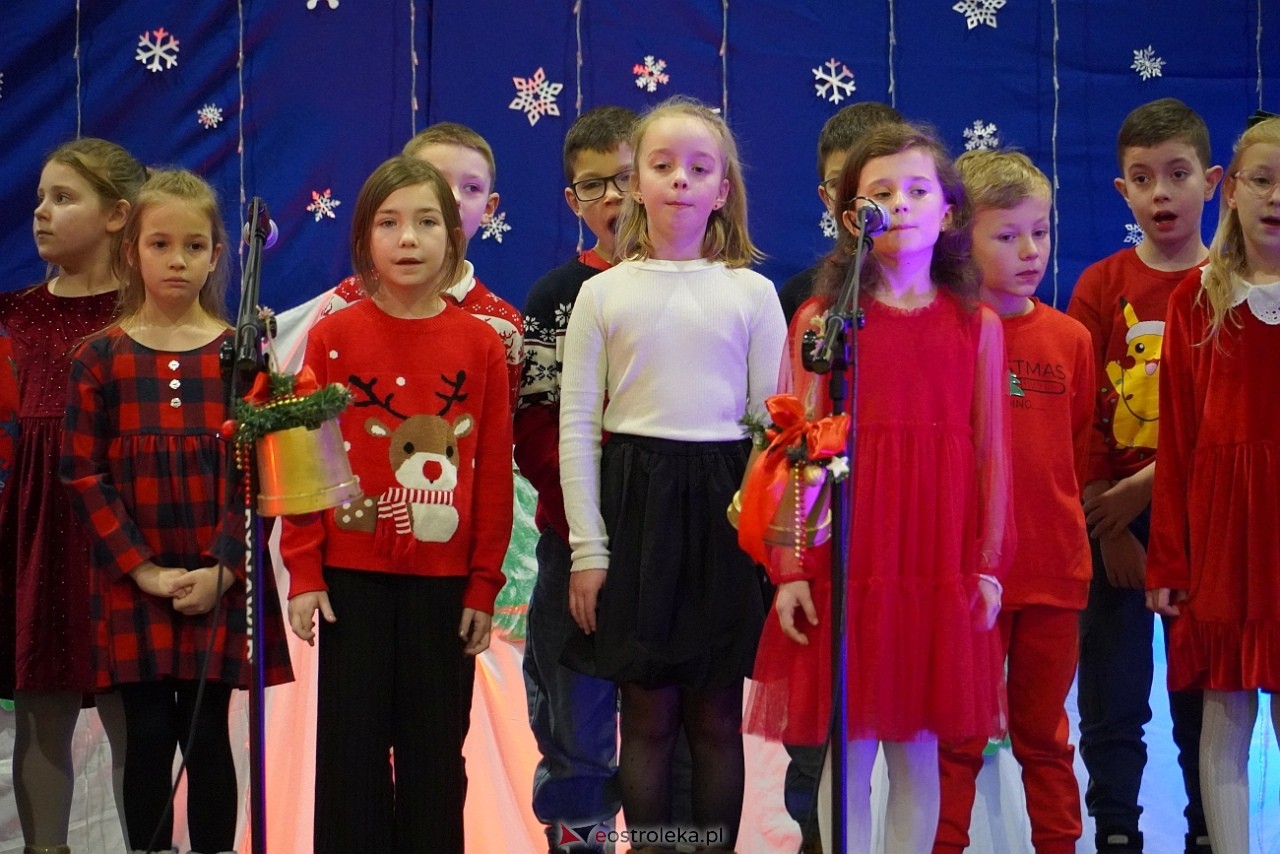 Szkolny Kiermasz Świąteczny w Rzekuniu [19.12.2024] - zdjęcie #23 - eOstroleka.pl