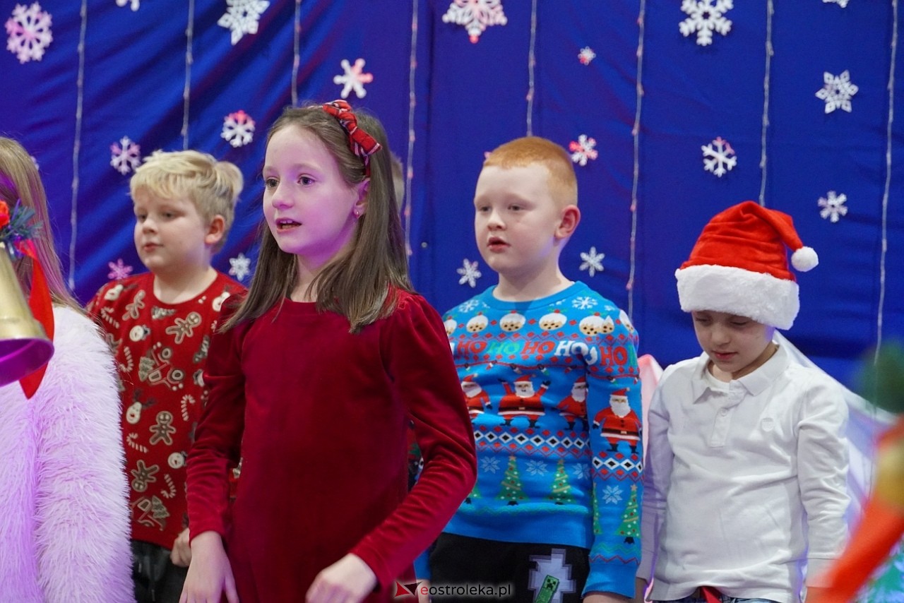 Szkolny Kiermasz Świąteczny w Rzekuniu [19.12.2024] - zdjęcie #21 - eOstroleka.pl