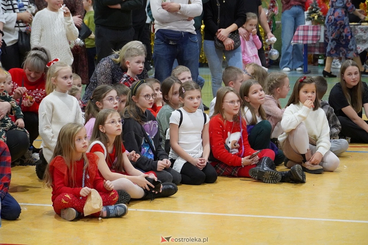 Szkolny Kiermasz Świąteczny w Rzekuniu [19.12.2024] - zdjęcie #19 - eOstroleka.pl