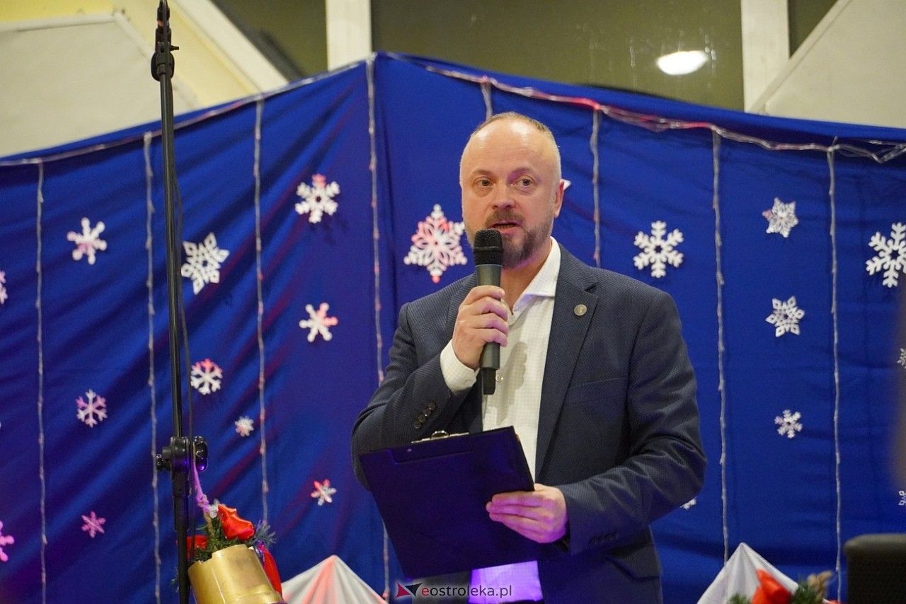 Szkolny Kiermasz Świąteczny w Rzekuniu [19.12.2024] - zdjęcie #14 - eOstroleka.pl