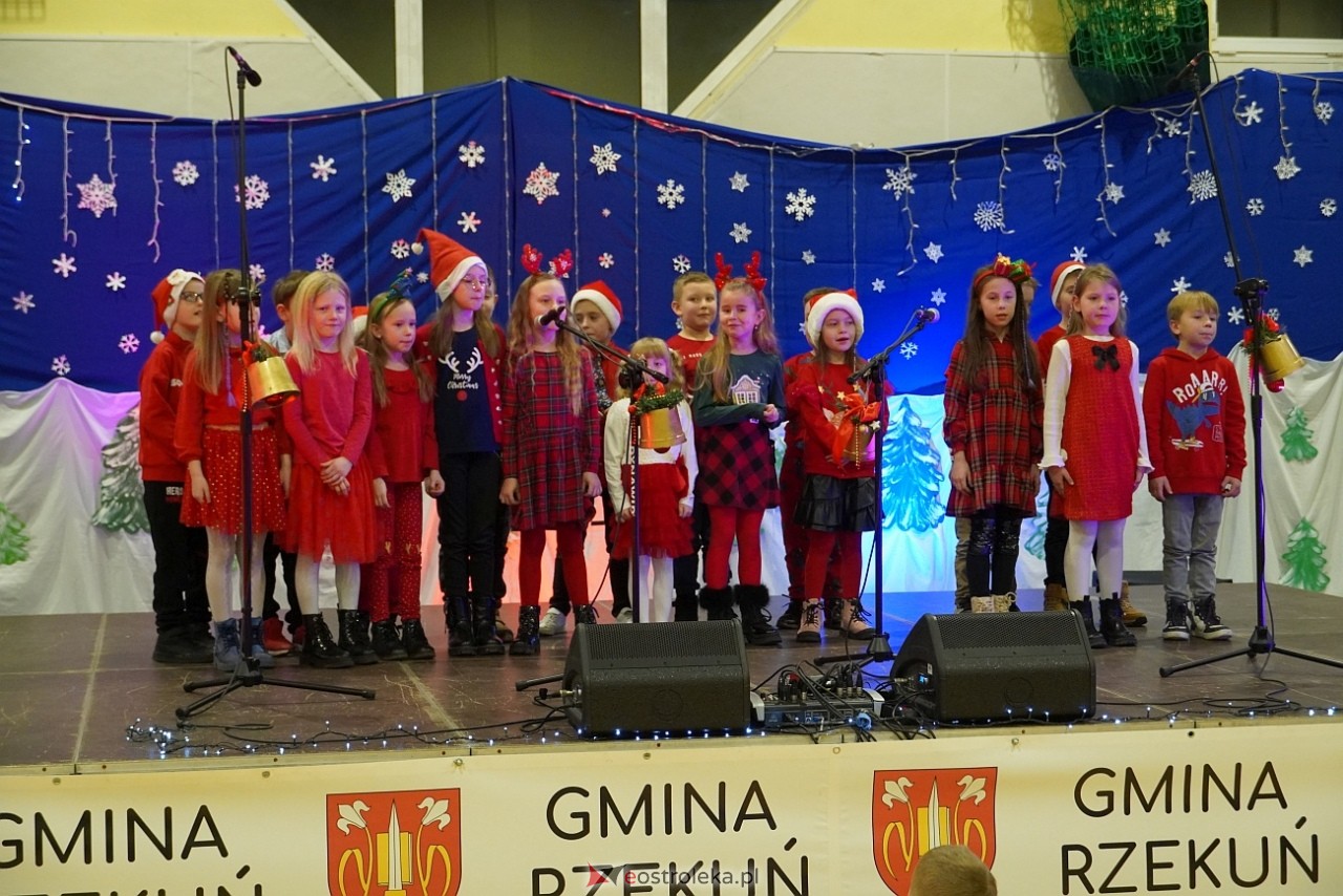 Szkolny Kiermasz Świąteczny w Rzekuniu [19.12.2024] - zdjęcie #12 - eOstroleka.pl