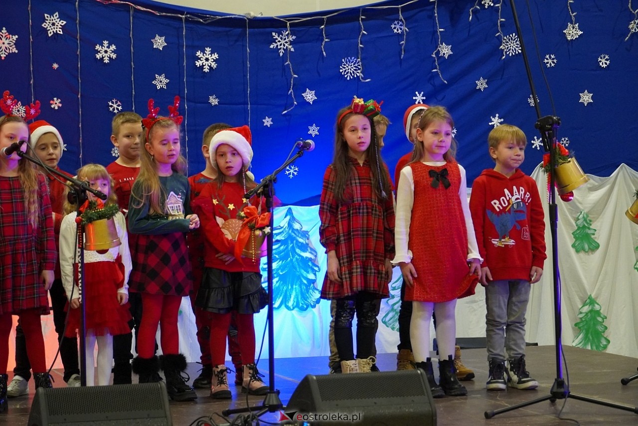Szkolny Kiermasz Świąteczny w Rzekuniu [19.12.2024] - zdjęcie #10 - eOstroleka.pl