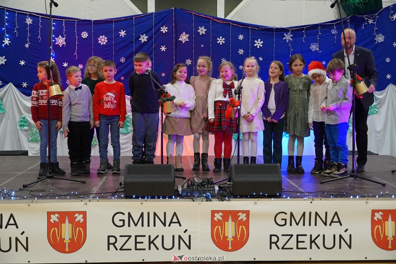 Szkolny Kiermasz Świąteczny w Rzekuniu [19.12.2024] - zdjęcie #7 - eOstroleka.pl