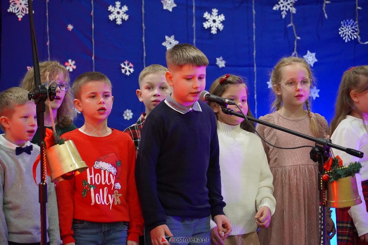 Szkolny Kiermasz Świąteczny w Rzekuniu [19.12.2024] - zdjęcie #3 - eOstroleka.pl