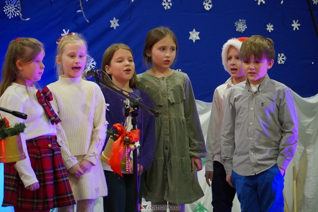 Szkolny Kiermasz Świąteczny w Rzekuniu [19.12.2024] - zdjęcie #2 - eOstroleka.pl