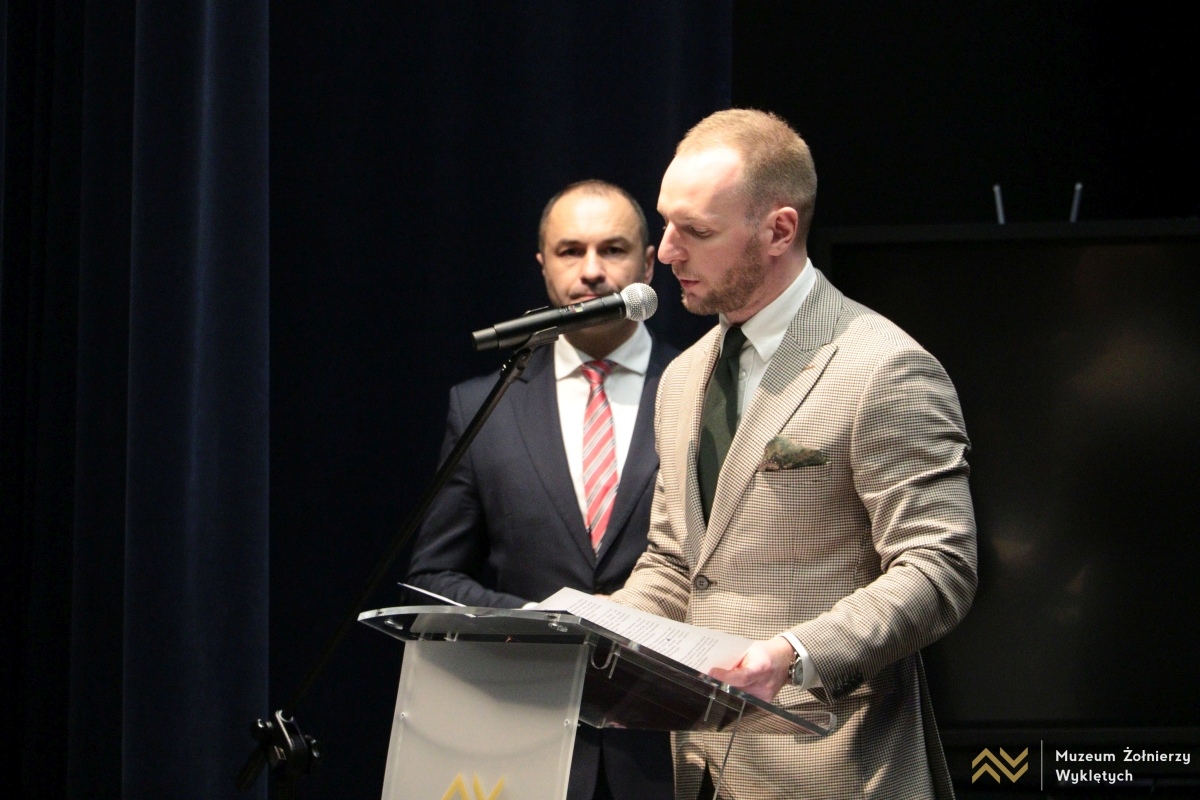 Sesja Rady Powiatu Ostrołęckiego w MŻW [19.12.2024] - zdjęcie #16 - eOstroleka.pl